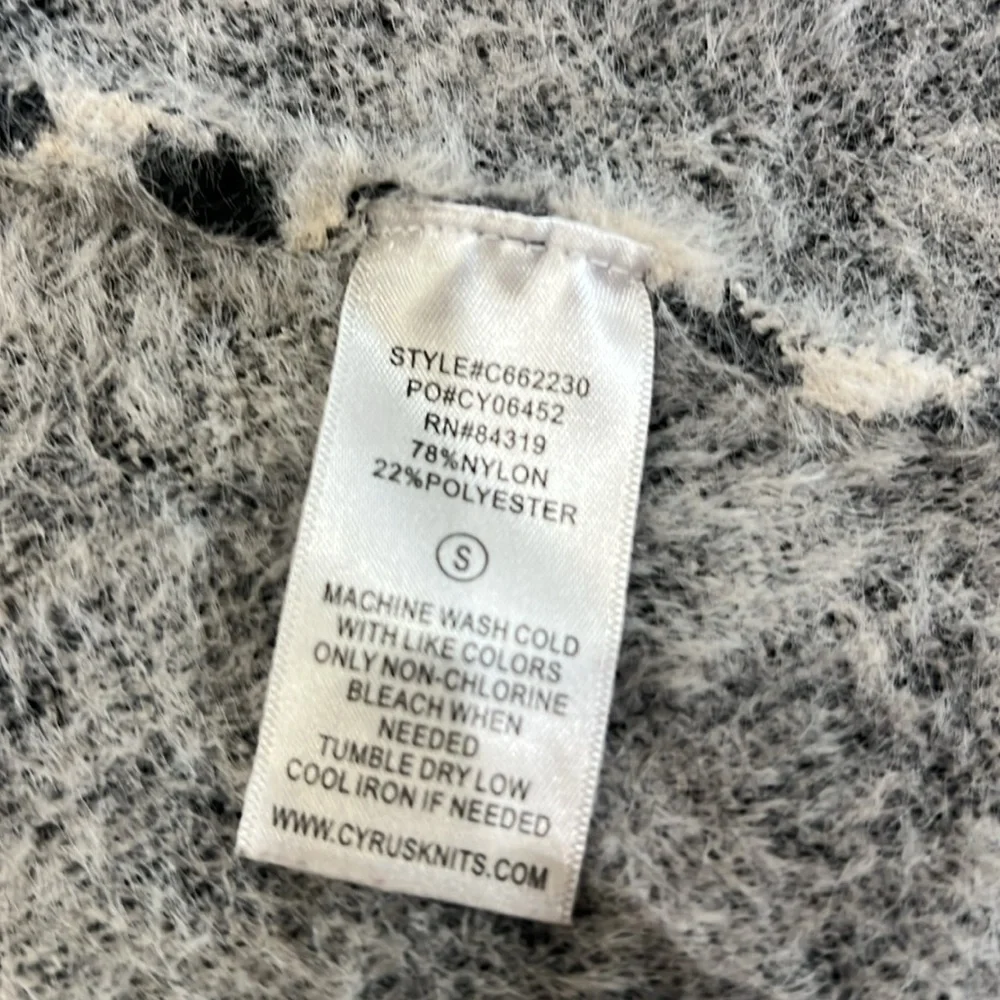 Cyrus Black and White Houndstooth Sweater - Picture 6 of 6